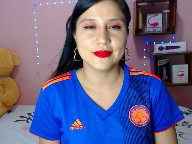 Live sex webcam photo for sexy-annie #291834237