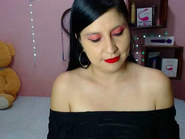 Live sex webcam photo for sexy-annie #292365049