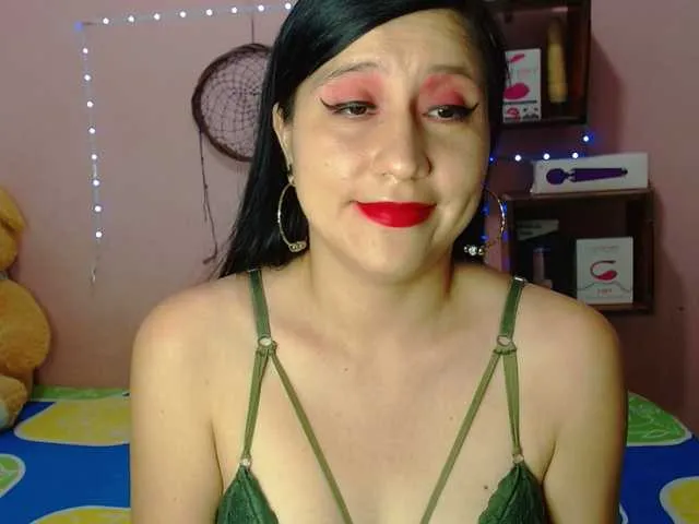 Live sex webcam photo for sexy-annie #293210870