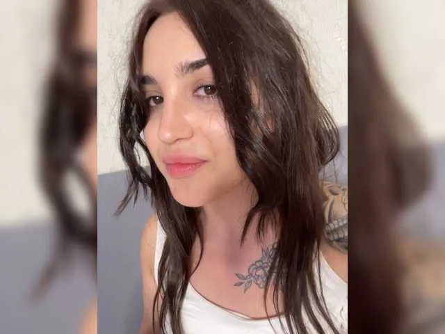 Live sex webcam photo for sexy-assian #274079227