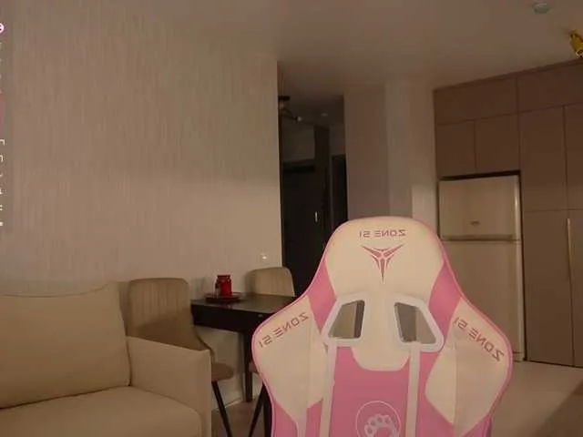 Live sex webcam photo for sexy-assian #291974173