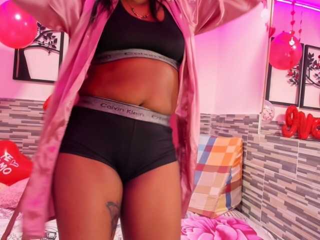 Live sex webcam photo for sexy-baby4 #272453786