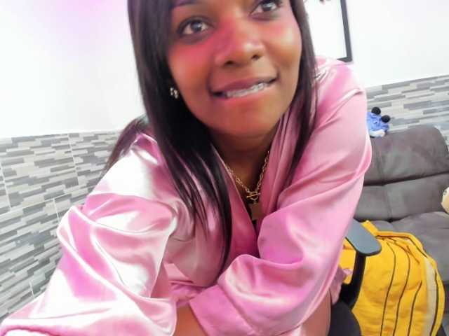 Live sex webcam photo for sexy-baby4 #272503264