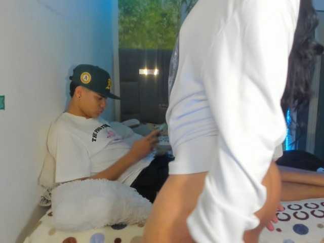 Live sex webcam photo for sexy-babygirl #275939009