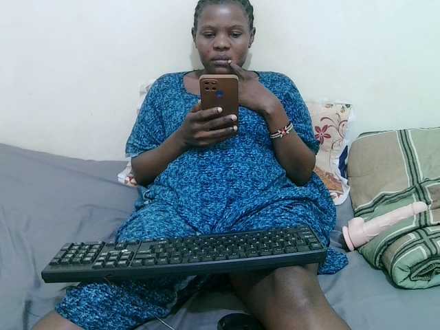 Live sex webcam photo for sexy-bbae #291415922