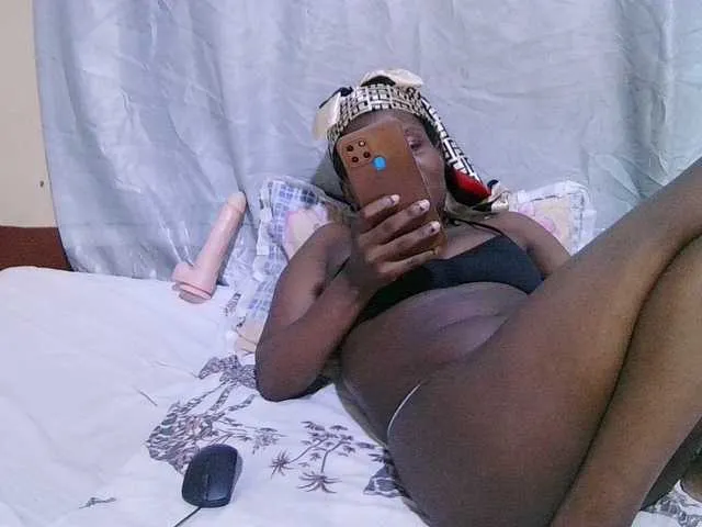 Live sex webcam photo for sexy-bbae #292779054
