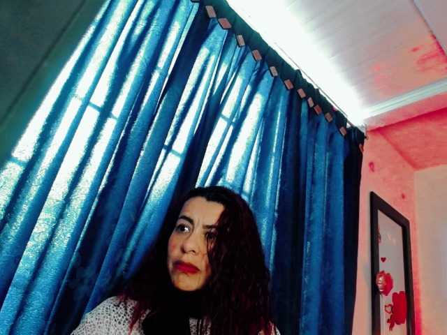 Live sex webcam photo for sexy-chantalv #274005478