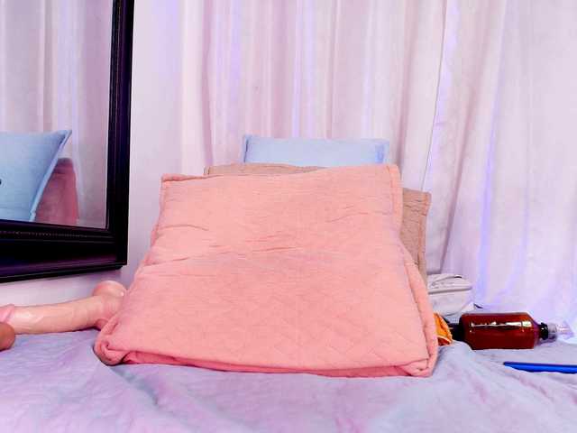 Live sex webcam photo for sexy-danna #291094567