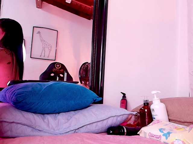 Live sex webcam photo for sexy-danna #291228481