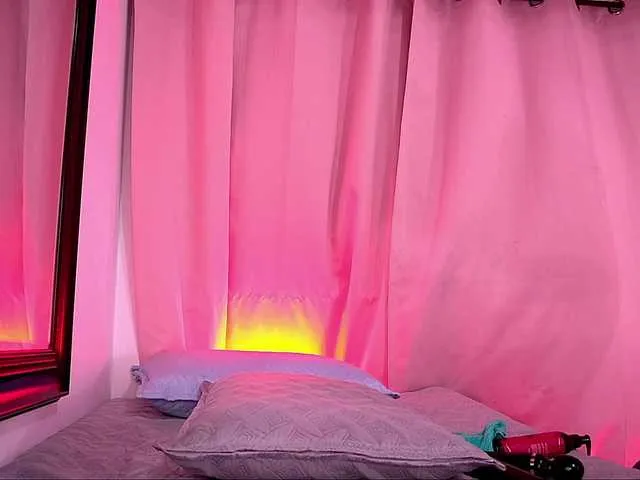 Live sex webcam photo for sexy-danna #291573276