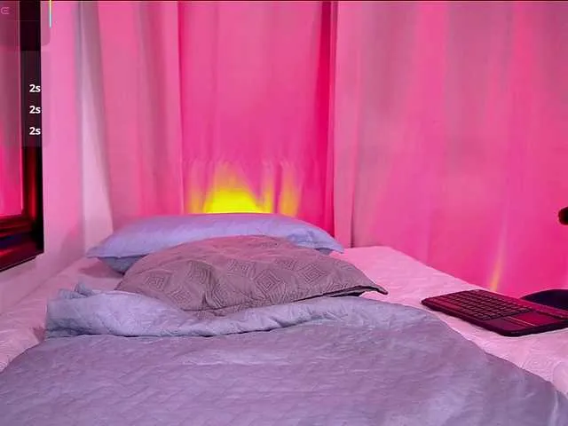 Live sex webcam photo for sexy-danna #291580107