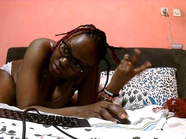 Live sex webcam photo for sexy-ebony #290408785