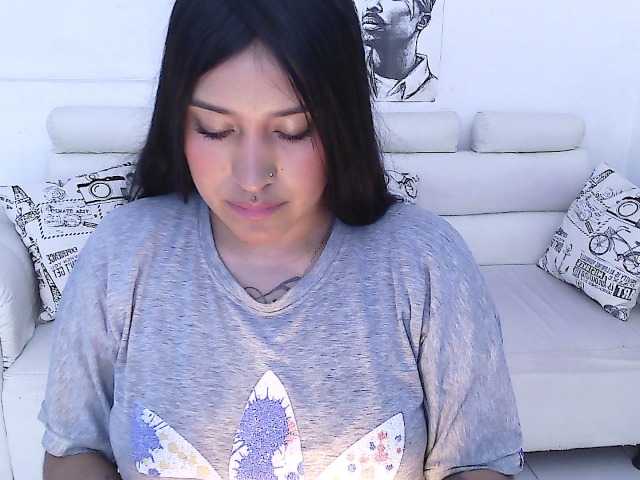 Live sex webcam photo for sexy-giirl #290003225