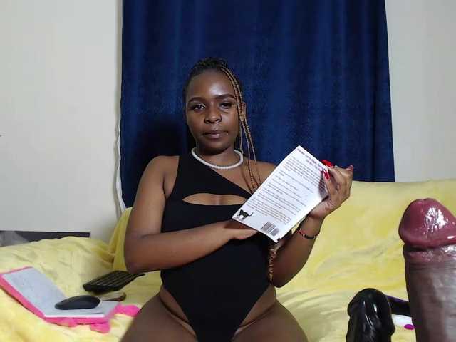 Live sex webcam photo for sexy-goddess- #292099068