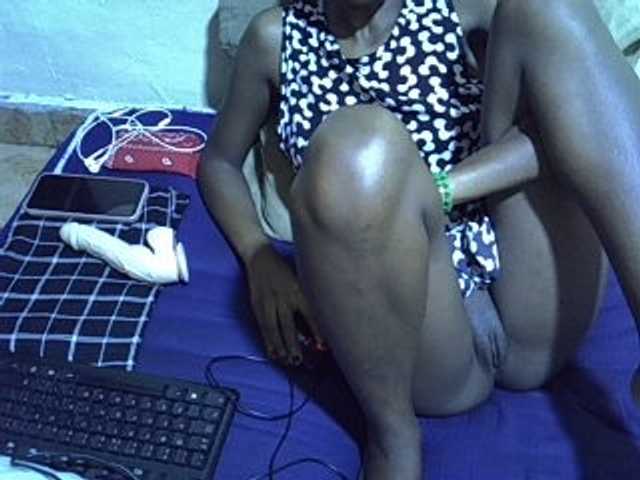 Live sex webcam photo for sexy-jade #277456336