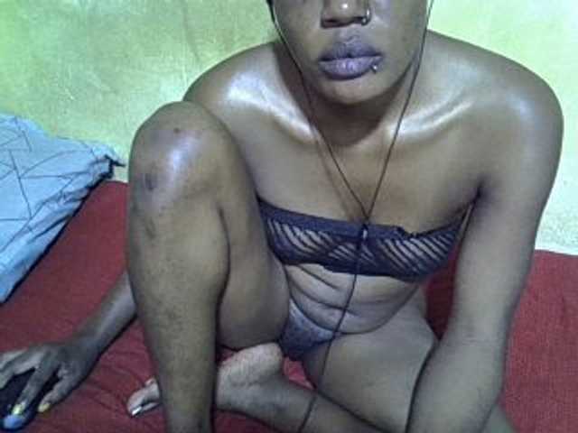 Live sex webcam photo for sexy-lizzy #275904594