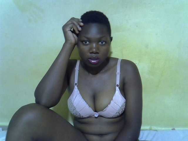 Live sex webcam photo for sexy-lizzy #277028955