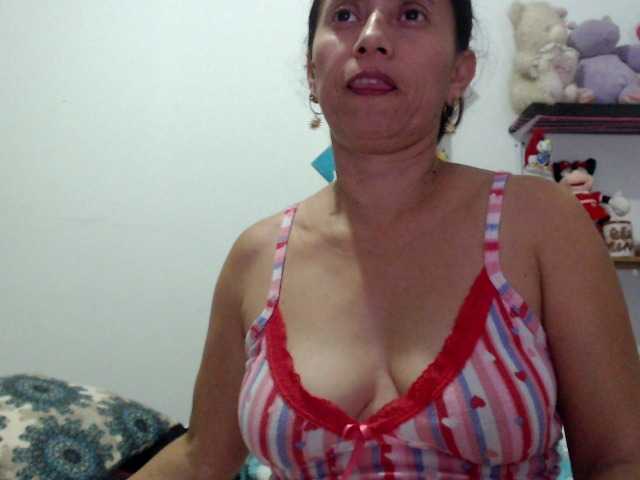 Live sex webcam photo for sexy-mary-hot #290152734