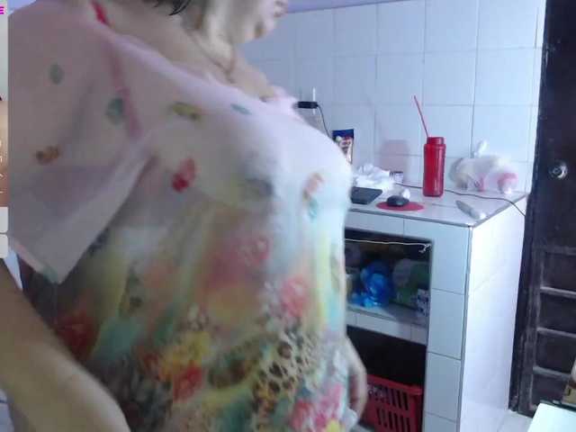 Live sex webcam photo for sexy-milf- #273140598