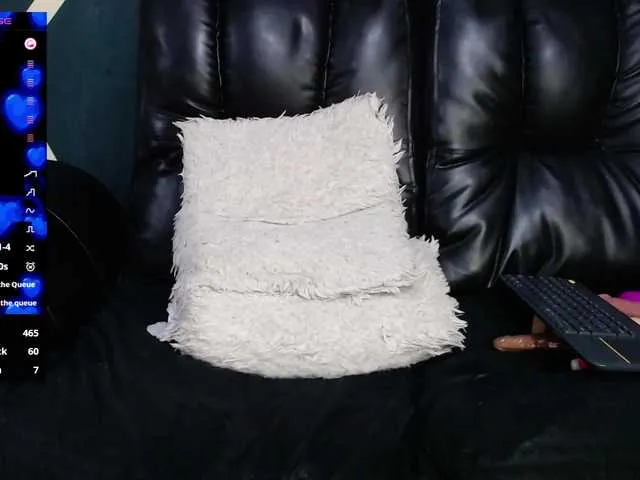 Live sex webcam photo for sexy-redgirl1 #290777875