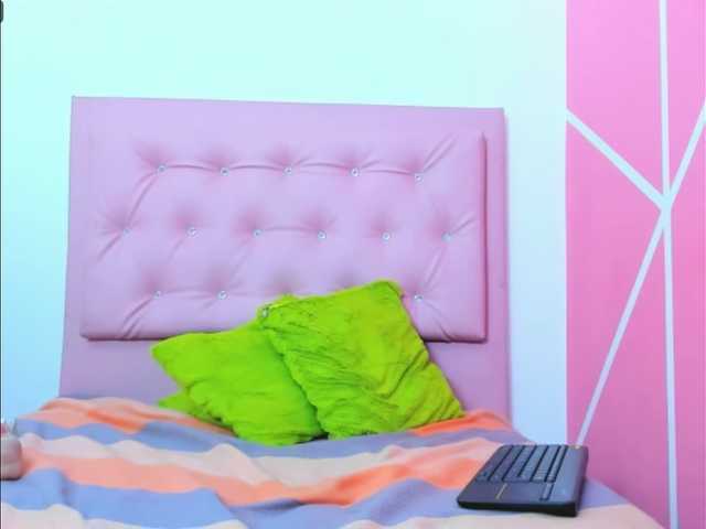 Live sex webcam photo for sexy-sarah #275575880