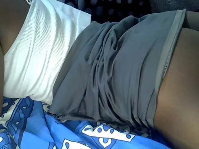 Live sex webcam photo for sexy-val1 #290984104