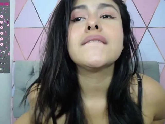 Live sex webcam photo for sexyVioleta #273886449