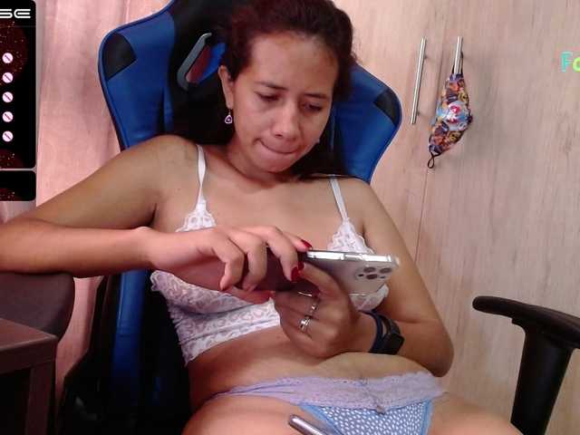Live sex webcam photo for sexya-1 #272526295