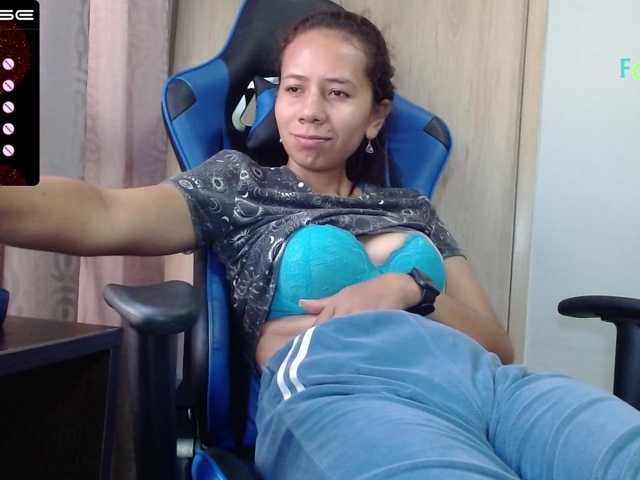 Live sex webcam photo for sexya-1 #272685607