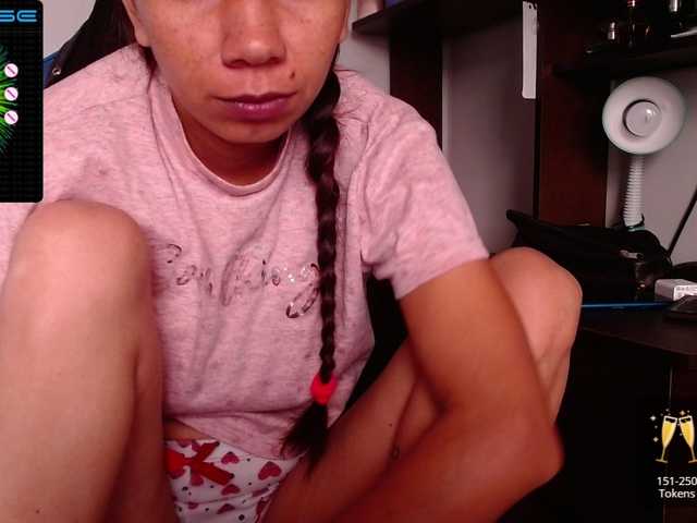 Live sex webcam photo for sexya-1 #275559899