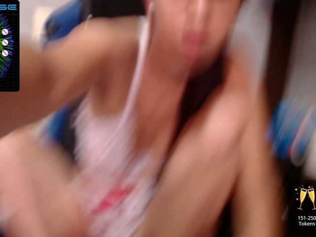 Live sex webcam photo for sexya-1 #275567499