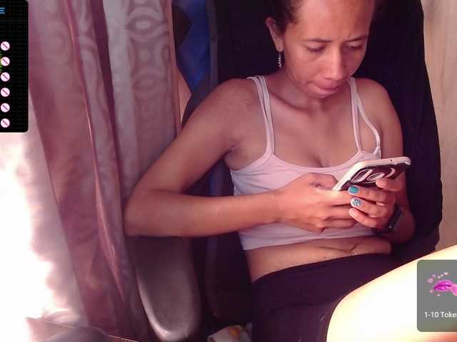 Live sex webcam photo for sexya-1 #276446307