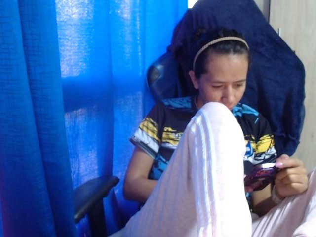 Live sex webcam photo for sexya-1 #291851733