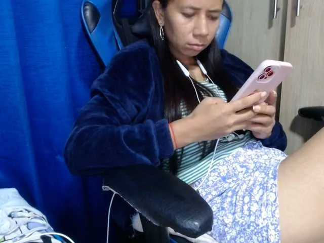 Live sex webcam photo for sexya-1 #292372275