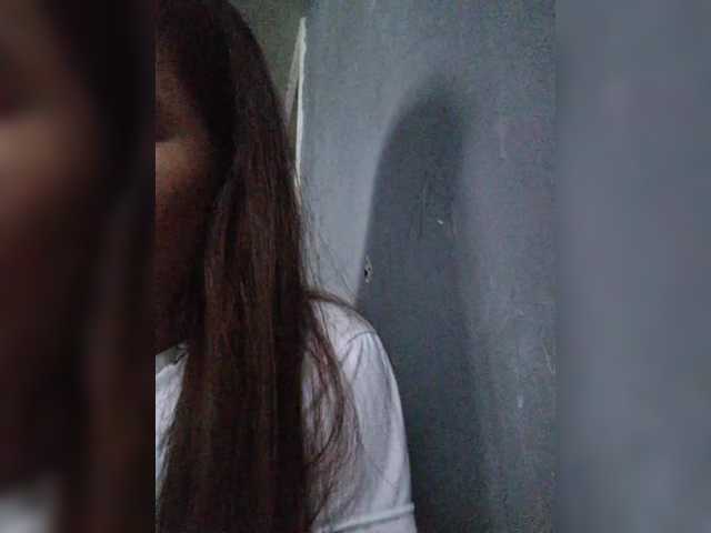 Live sex webcam photo for sexyasian27 #290164963