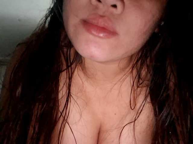 Live sex webcam photo for sexyasian27 #290619782