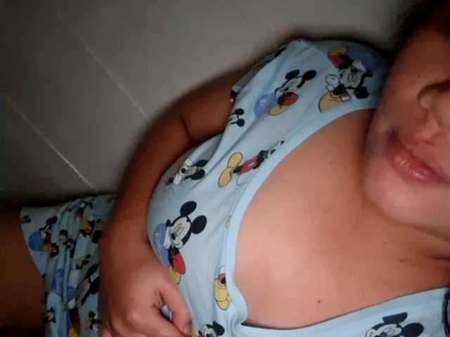 Live sex webcam photo for sexyasian27 #291858154