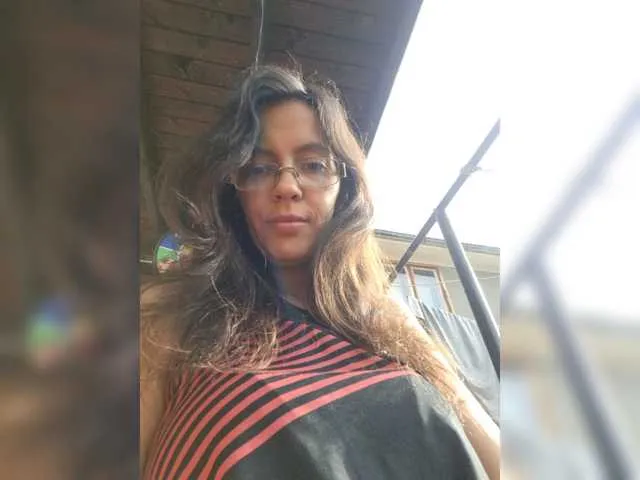 Live sex webcam photo for sexybadbitch #273558258