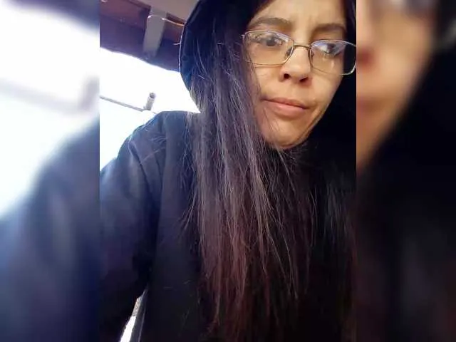 Live sex webcam photo for sexybadbitch #290534329