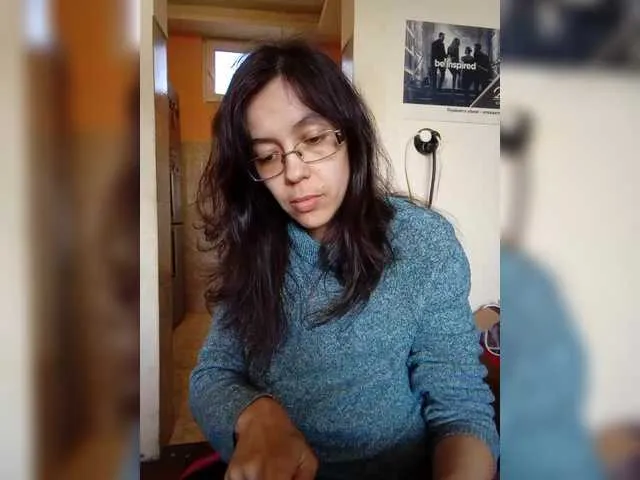 Live sex webcam photo for sexybadbitch #290731697