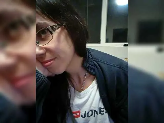 Live sex webcam photo for sexybadbitch #290759130