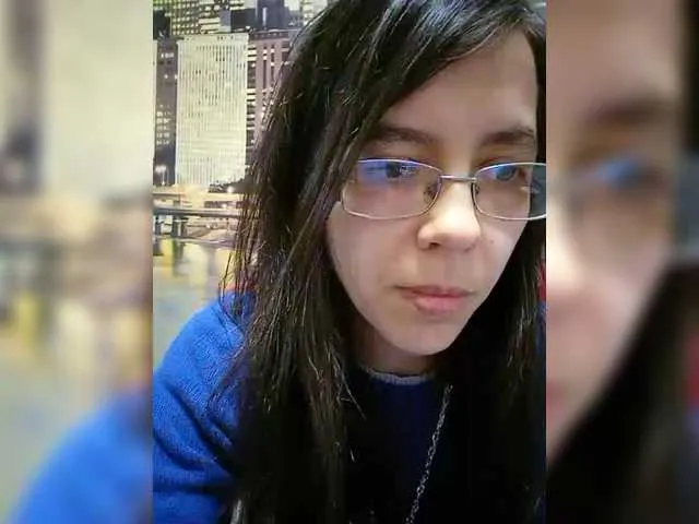 Live sex webcam photo for sexybadbitch #290772247