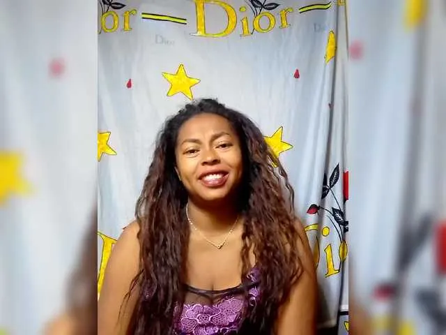 Live sex webcam photo for sexybody6 #276351033