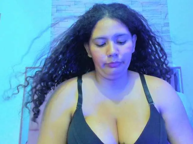 Live sex webcam photo for sexyboom231 #277699739
