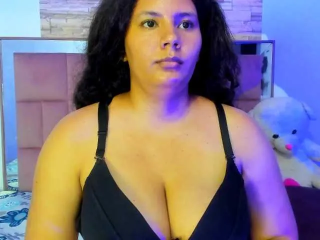 Live sex webcam photo for sexyboom231 #277983629