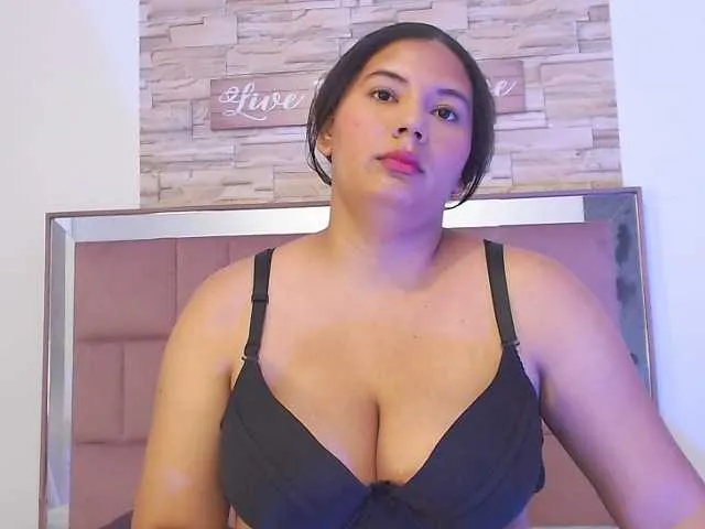 Live sex webcam photo for sexyboom231 #280894404