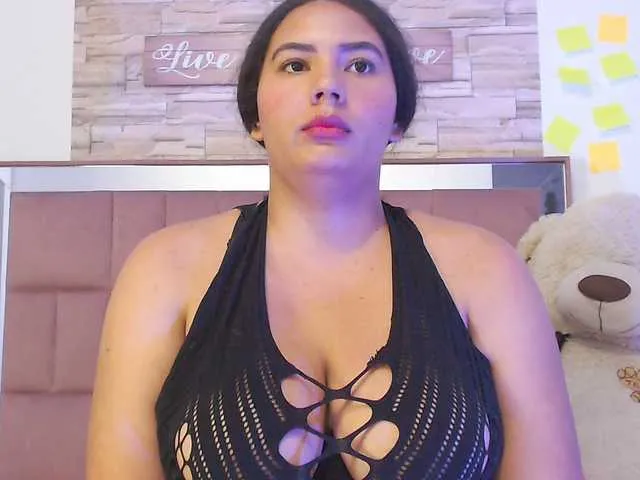 Live sex webcam photo for sexyboom231 #285285697