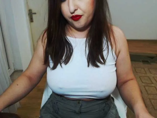 Live sex webcam photo for sexycaty1 #292988127