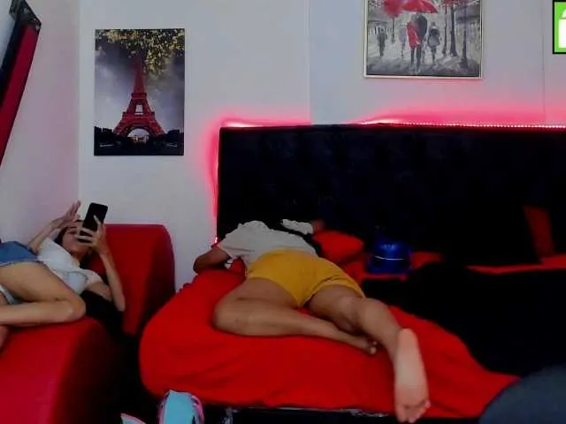 Live sex webcam photo for sexychanell-1 #275893977