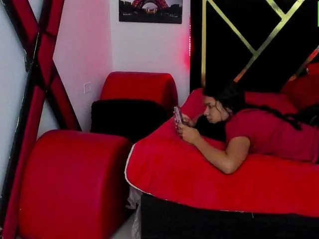 Live sex webcam photo for sexychanell-1 #276662873